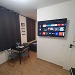 Lejlighed U Portera W Srodmiesciu